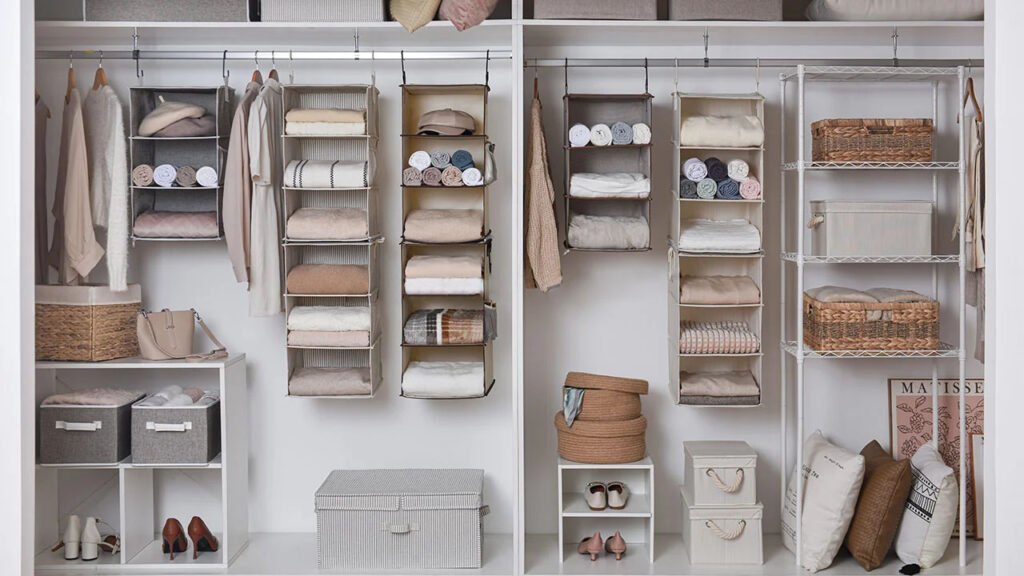 how to organize wardrobe